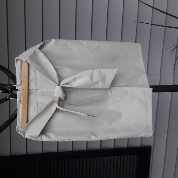 Banana Republic High Waist Pleated Pencil Skirt - Picture 3 of 4